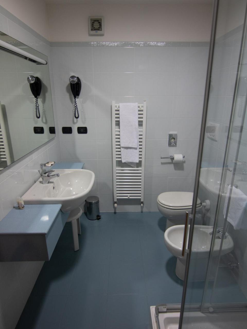Master Hotel Reggio Emilia Exterior photo