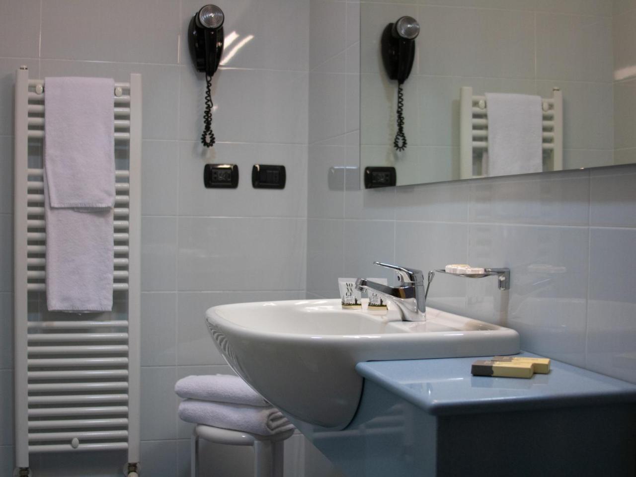Master Hotel Reggio Emilia Exterior photo