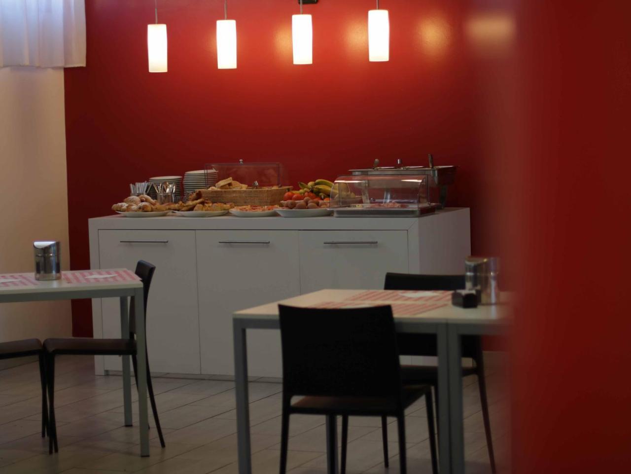 Master Hotel Reggio Emilia Exterior photo