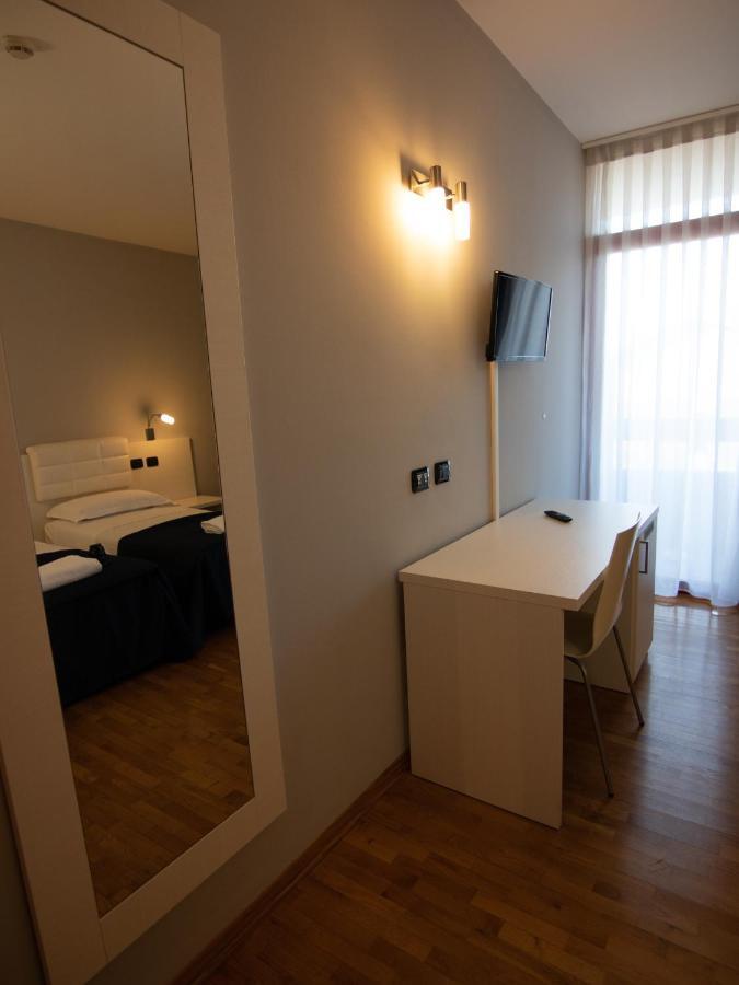 Master Hotel Reggio Emilia Exterior photo
